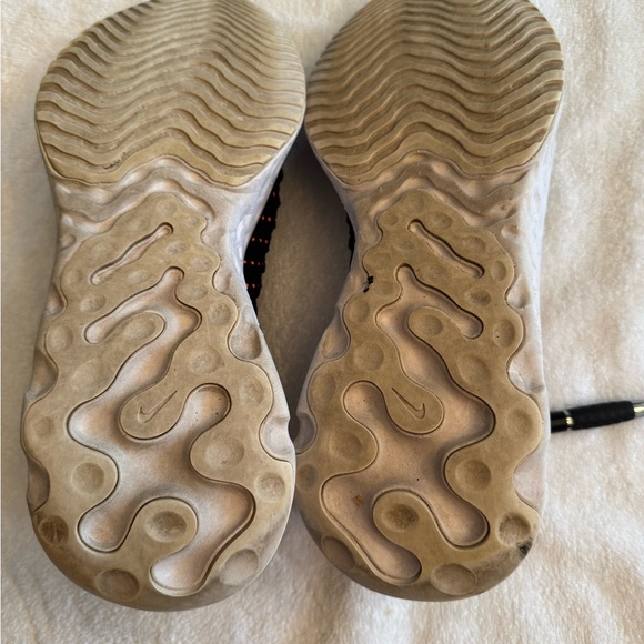 Nike ladies phantom react. Size 10. Excellent condition. - Picture 6 of 6
